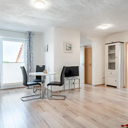 Flut Mit Loggia Und Schoenem Ausblick Am Badesee Tannenhausen Appartement *