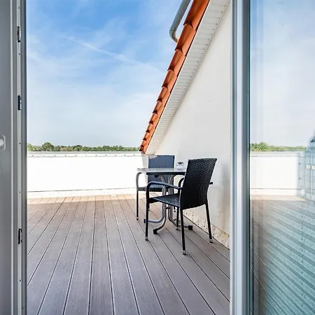 Nr 15 Flut Mit Loggia Apartment