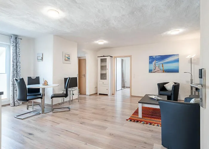 Flut Mit Loggia Und Schoenem Ausblick Am Badesee Tannenhausen